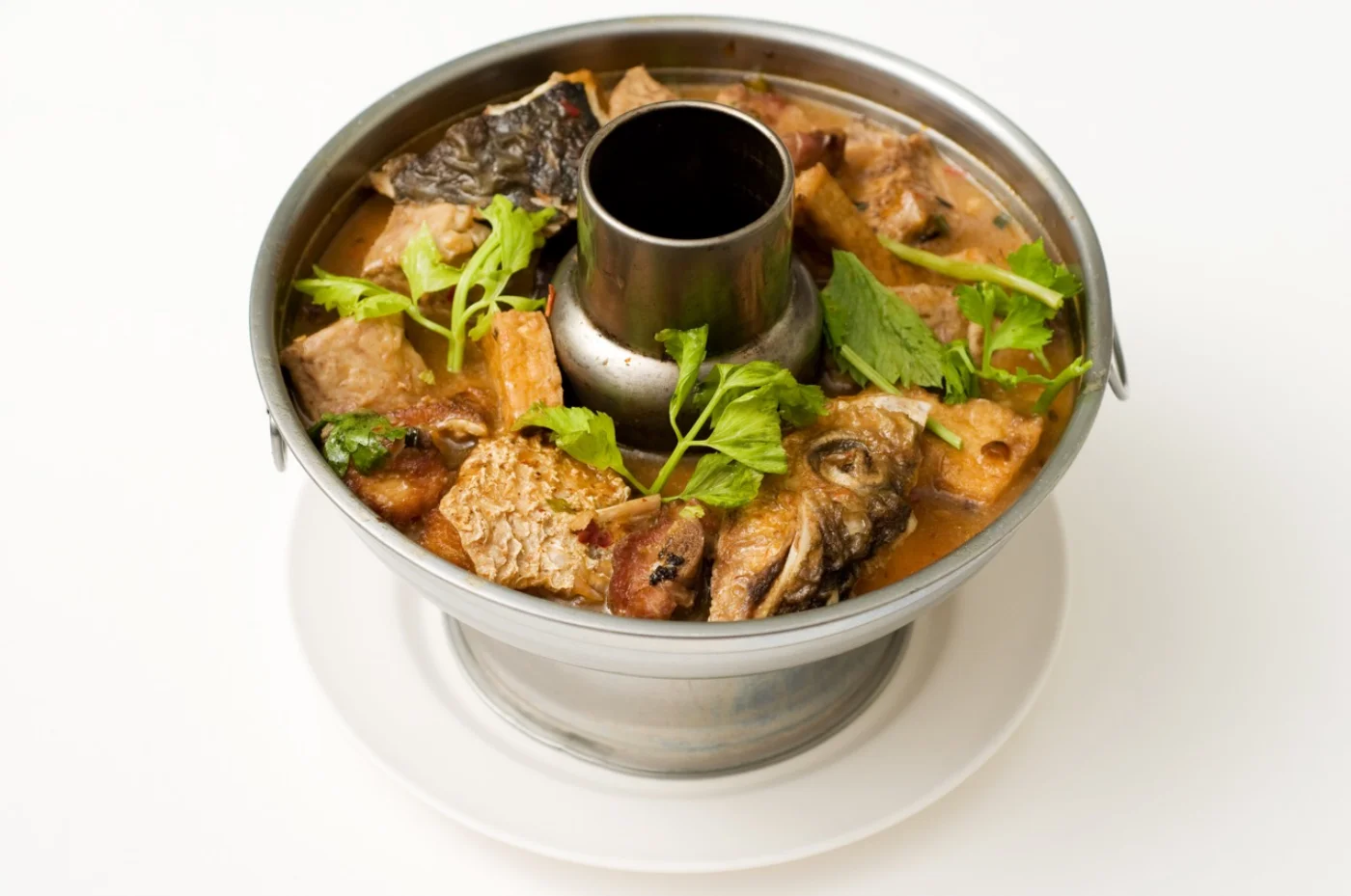 หัวปลาเผือกหม้อไฟ-FISHS-HEAD-SOUP-WITH-TARO.webp