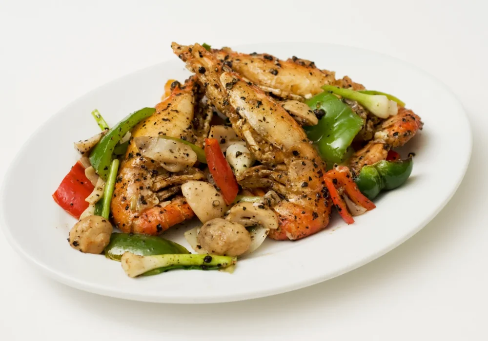 กุ้งผัดพริกไทยดำ-FRIED-RIVER-PRAWNS-WITH-BLACK-PEPPER.webp