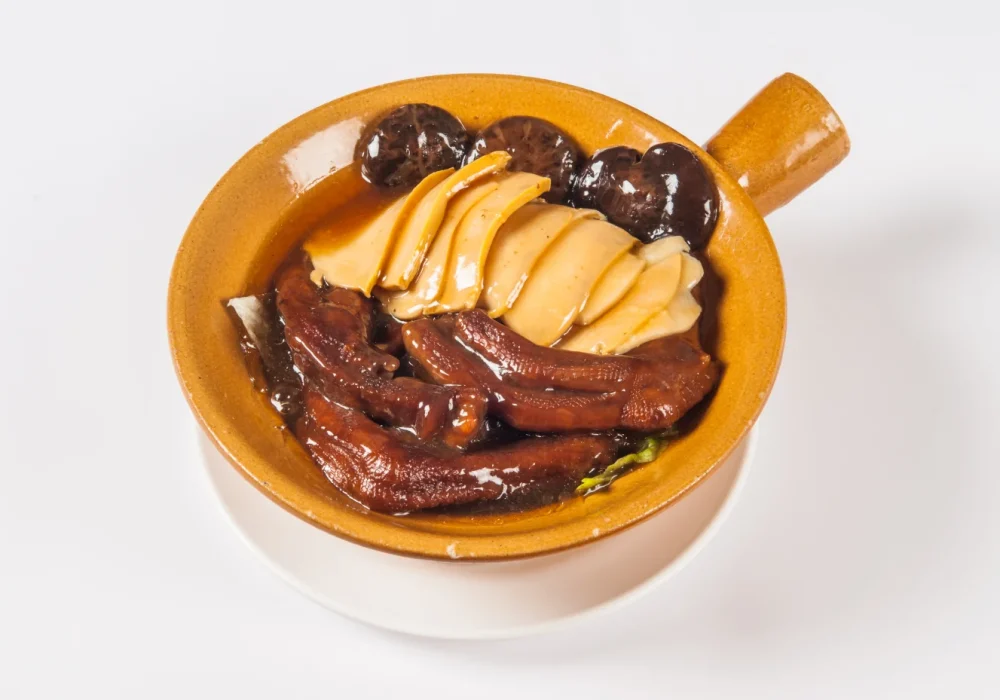 ขาห่านอบเป๋าฮื้อ BAKED GOOSE WEBS WITH ABALONE