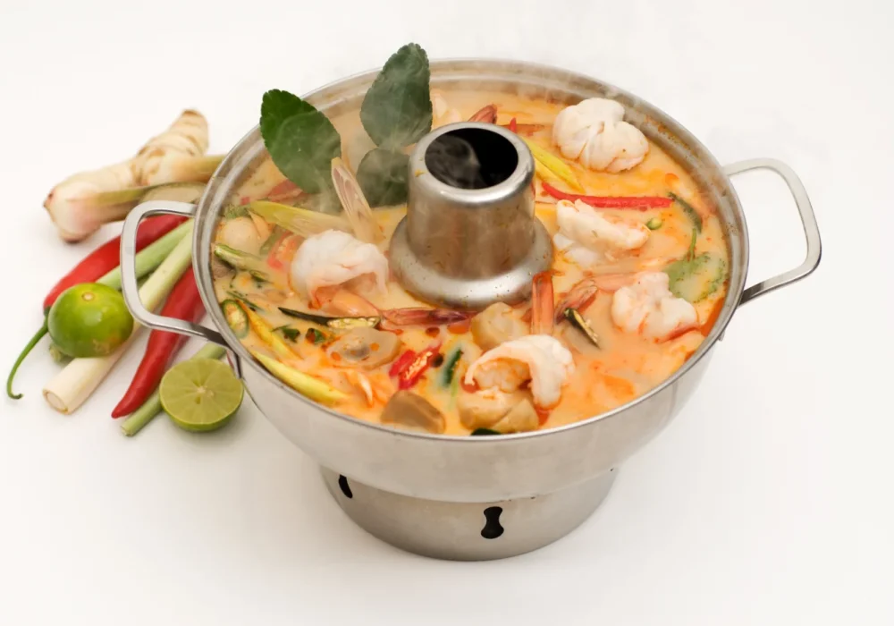 ต้มยำกุ้ง-TOM-YAM-GOONG-SPICY-SOUP-WITH-PRAWN.webp