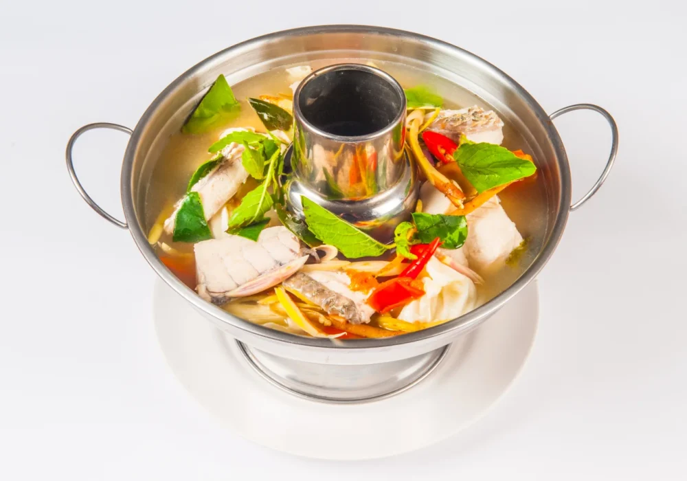 ต้มยำรวมมิตรทะเล-COMBINATION-SEAFOOD-SPICY-SOUP.webp