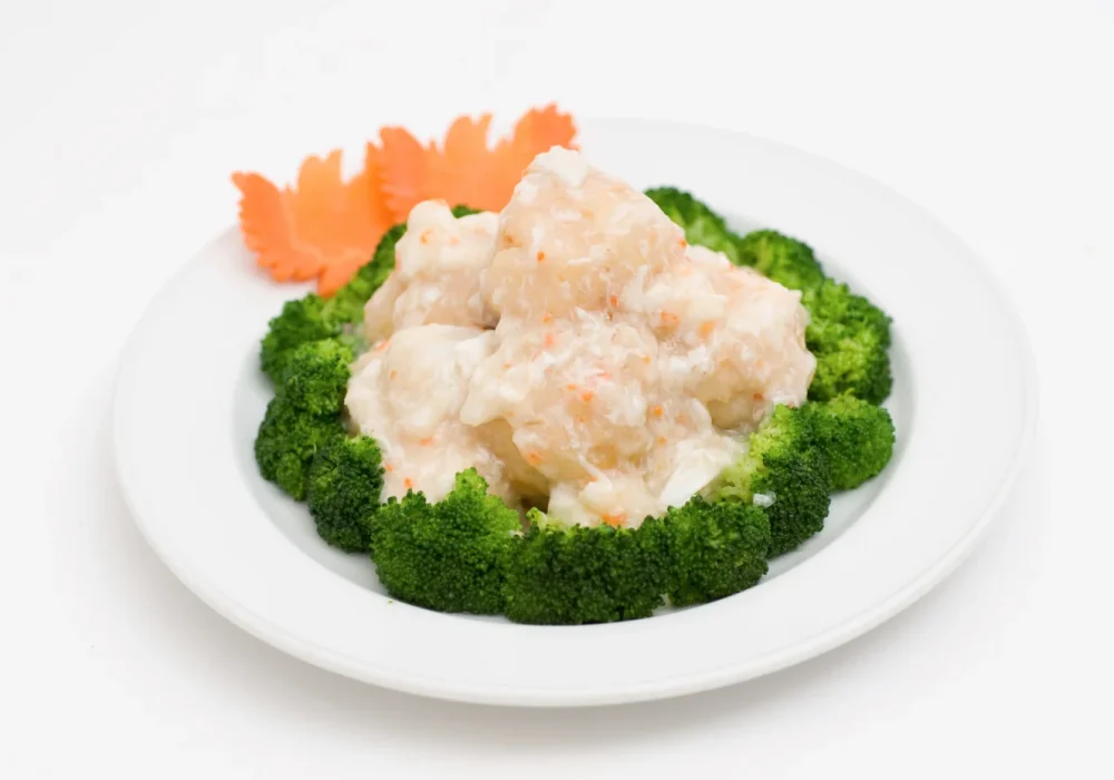 ลูกชิ้นกุ้งราดมันปู-SHRIMP-BALLS-WITH-CRAB-ROE-SAUCE.webp