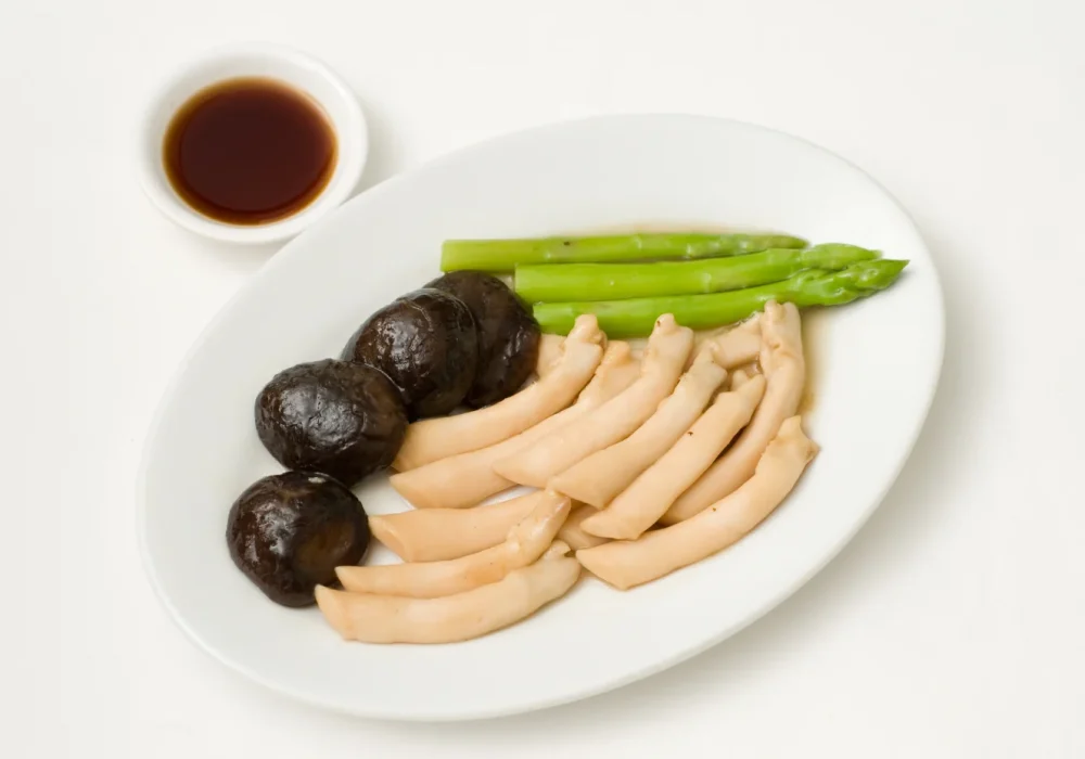 หน่อไม้ทะเลเจี๋ยนน้ำมันหอย BRAISED SEA ASPARAGUS IN THICK GRAVY