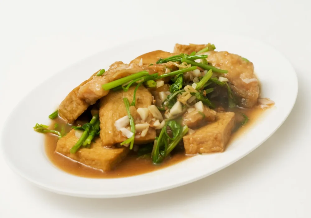เต้าหู้ผัดเนื้อปลา STIR FRIED FISH WITH TOFU