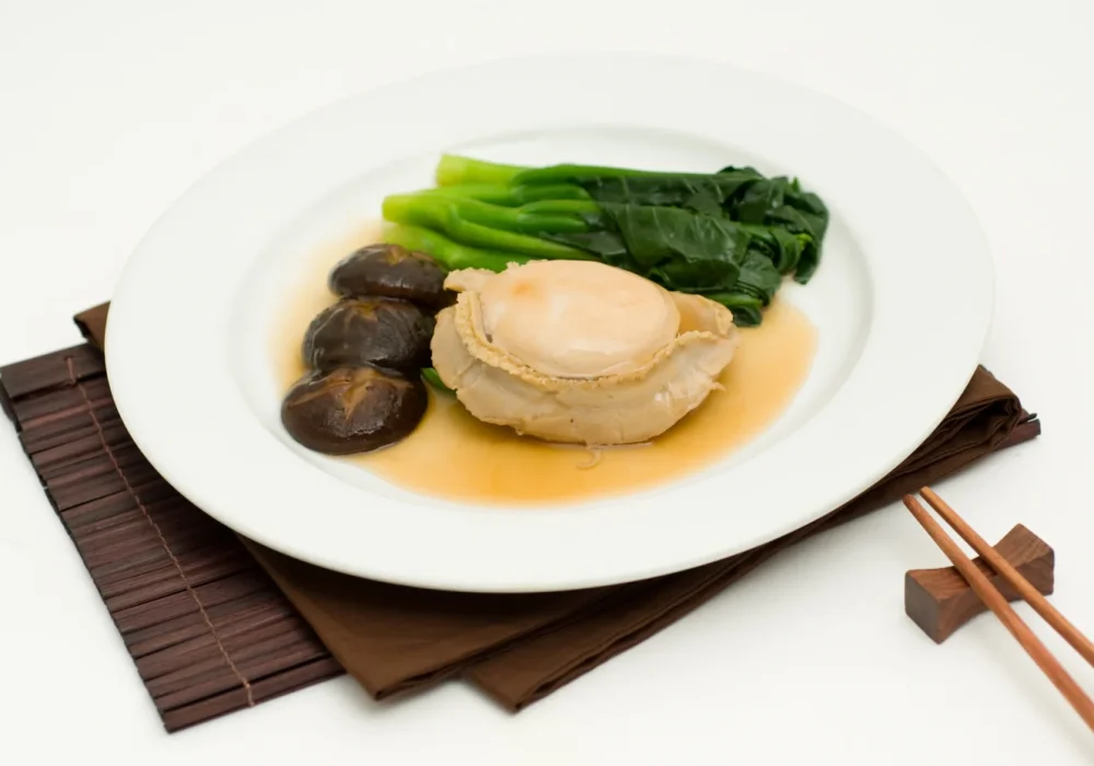เป๋าฮื้อน้ำแดง BRAISED ABALONE IN THICK GRAVY