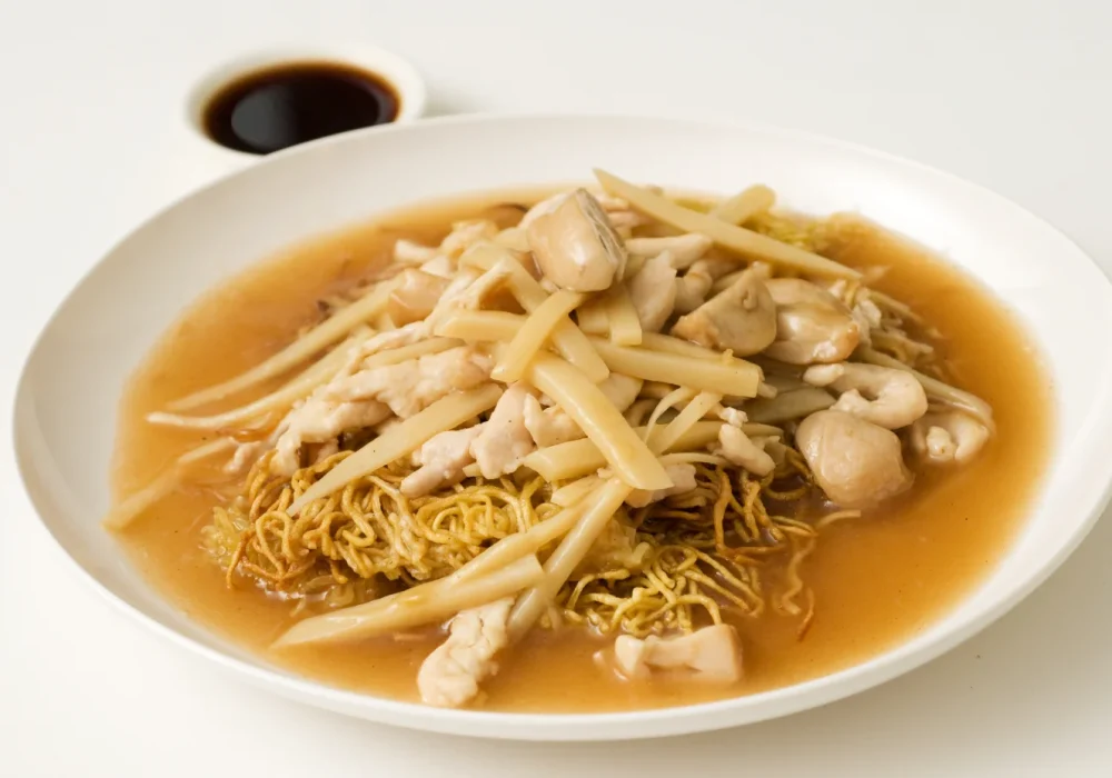โกยซีหมี่ FRIED EGG NOODLES WITH CHICKEN AND BAMBOO SHOOT